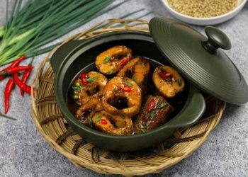 • Cá chai kho tiêu